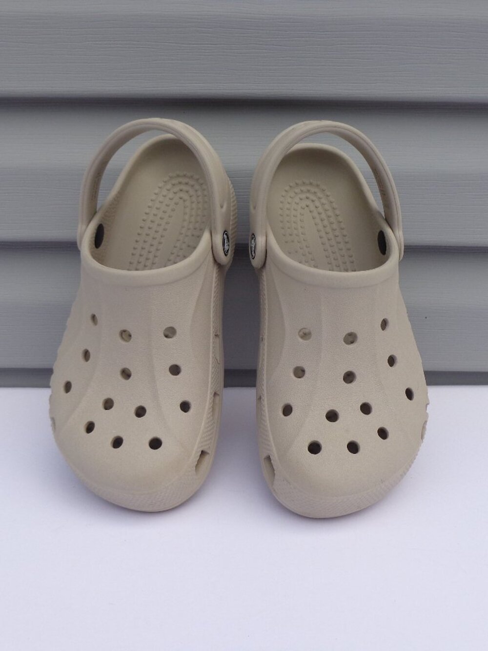 Crocs Baya Unisex Adult Clogs Beige Tan Sandals Size Men's 4  Women's 6 - Picture 2 of 5